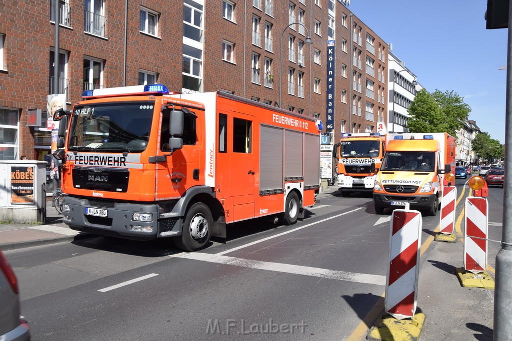 Einsatz BF Reizgas Koeln Kalk Kalk Arcaden P09.JPG - Miklos Laubert